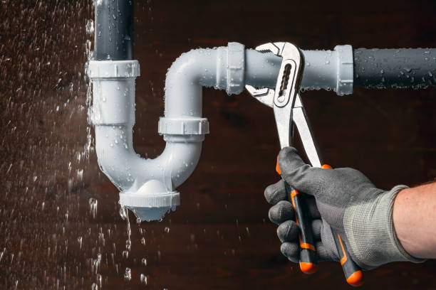 Professional Gas Line Repair technician working in Newcomerstown, OH